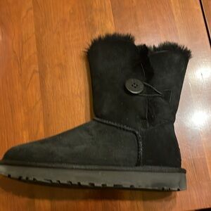 UGG Wonen’s Bailey Button II Boots Black Suede